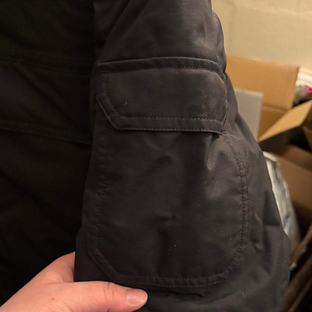 The North Face Black McMurdo Down Parka 550 DryVent Men’s Small - Picture 6 of 10